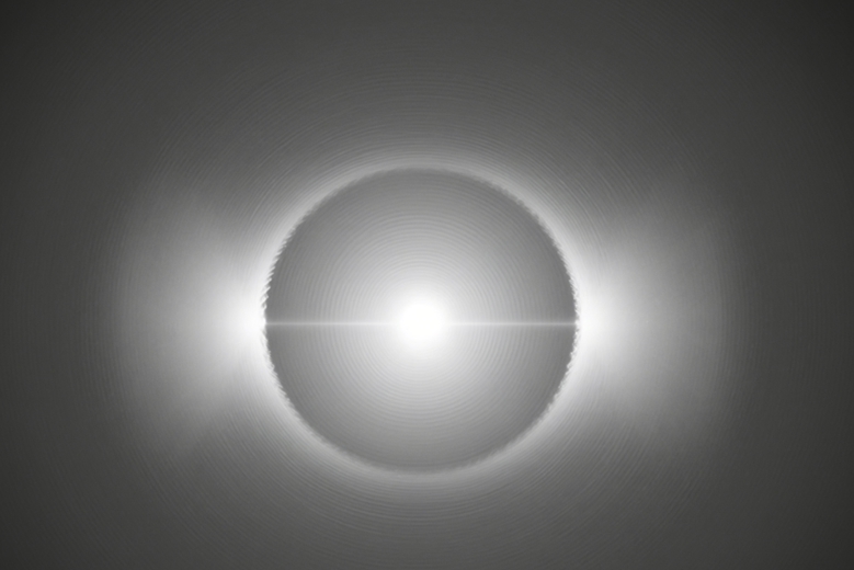 ¼¤¹â¹â°ßÐÎ×´¶Ô¼¤¹â¼Ó¹¤µÄÓ°Ïì
